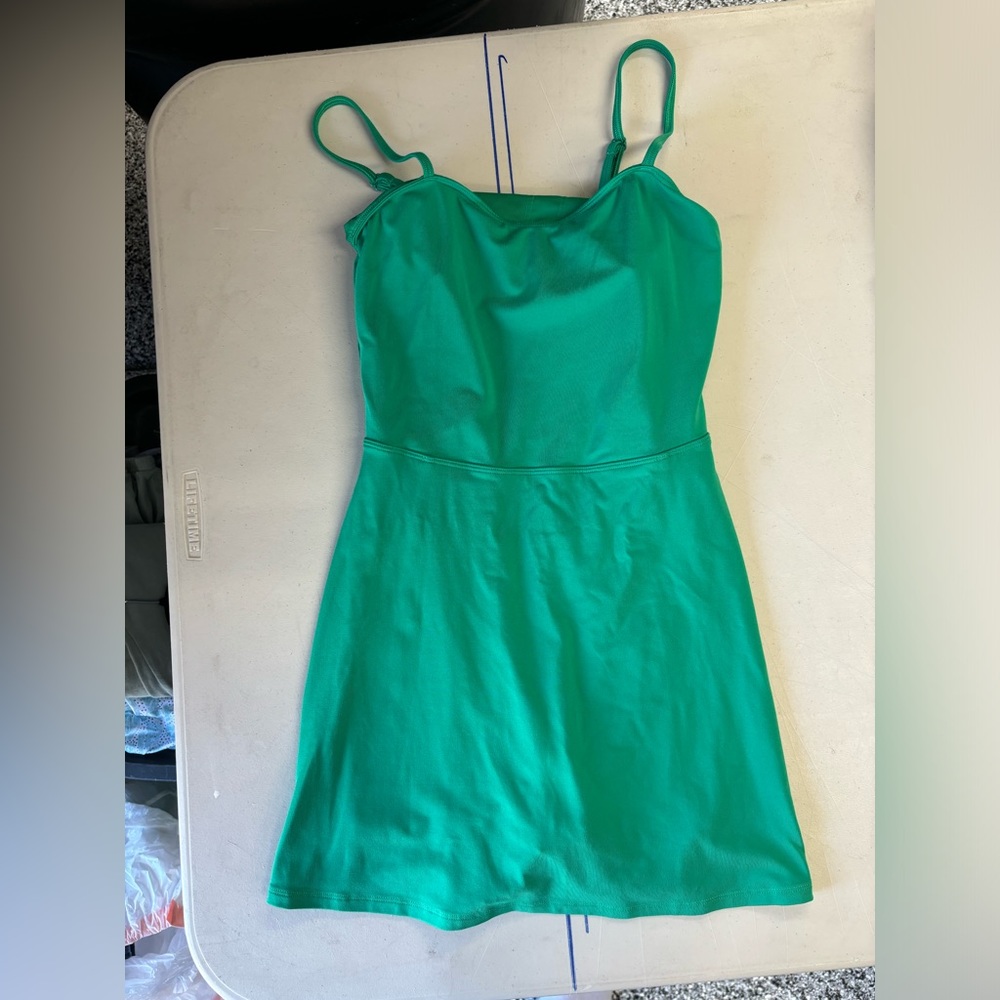 Alo Yoga tennis dress size small limited edition color